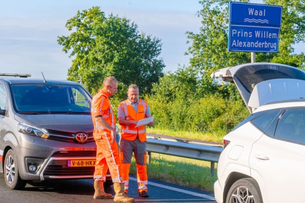 Prins Willem-Alexanderbrug PWA BUKO Infrasupport (10) Geen enkele foto en of video geproduceerd door Richard Vivo mag zonder schriftelijk toestemming worden gebruikt in welke vorm dan ook. Al het beeld materiaal van Richard Vivo van Vivo Fotografie & Drone Inspecties is auteursrechtelijk beschermd. Voor gebruik van beeldmateriaal zoals foto's, video's en thermische beelden kan u contact opnemen via info@vivofotografie.nl Dit is van toepassing voor beeldmateriaal dat op internet, websites, socialmedia kanalen, fora en/of beeldmateriaal van klanten van Vivo Fotogragfie & Drone Inspecties. Bij gebruik zonder toestemming zal er direct een factuur volgen voor het gebruik van het beeldmateriaal en directe verwijdering geeist.