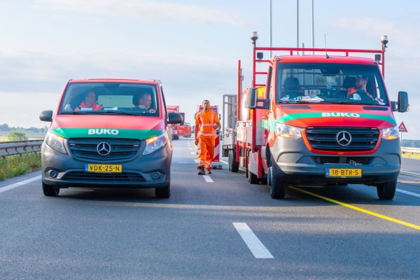 Prins Willem-Alexanderbrug PWA BUKO Infrasupport (7) Geen enkele foto en of video geproduceerd door Richard Vivo mag zonder schriftelijk toestemming worden gebruikt in welke vorm dan ook. Al het beeld materiaal van Richard Vivo van Vivo Fotografie & Drone Inspecties is auteursrechtelijk beschermd. Voor gebruik van beeldmateriaal zoals foto's, video's en thermische beelden kan u contact opnemen via info@vivofotografie.nl Dit is van toepassing voor beeldmateriaal dat op internet, websites, socialmedia kanalen, fora en/of beeldmateriaal van klanten van Vivo Fotogragfie & Drone Inspecties. Bij gebruik zonder toestemming zal er direct een factuur volgen voor het gebruik van het beeldmateriaal en directe verwijdering geeist.