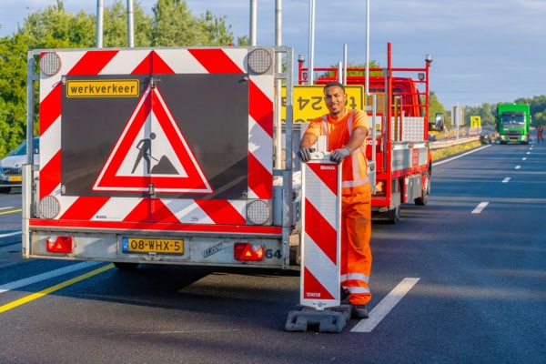 Prins Willem-Alexanderbrug PWA BUKO Infrasupport (8) Geen enkele foto en of video geproduceerd door Richard Vivo mag zonder schriftelijk toestemming worden gebruikt in welke vorm dan ook. Al het beeld materiaal van Richard Vivo van Vivo Fotografie & Drone Inspecties is auteursrechtelijk beschermd. Voor gebruik van beeldmateriaal zoals foto's, video's en thermische beelden kan u contact opnemen via info@vivofotografie.nl Dit is van toepassing voor beeldmateriaal dat op internet, websites, socialmedia kanalen, fora en/of beeldmateriaal van klanten van Vivo Fotogragfie & Drone Inspecties. Bij gebruik zonder toestemming zal er direct een factuur volgen voor het gebruik van het beeldmateriaal en directe verwijdering geeist.